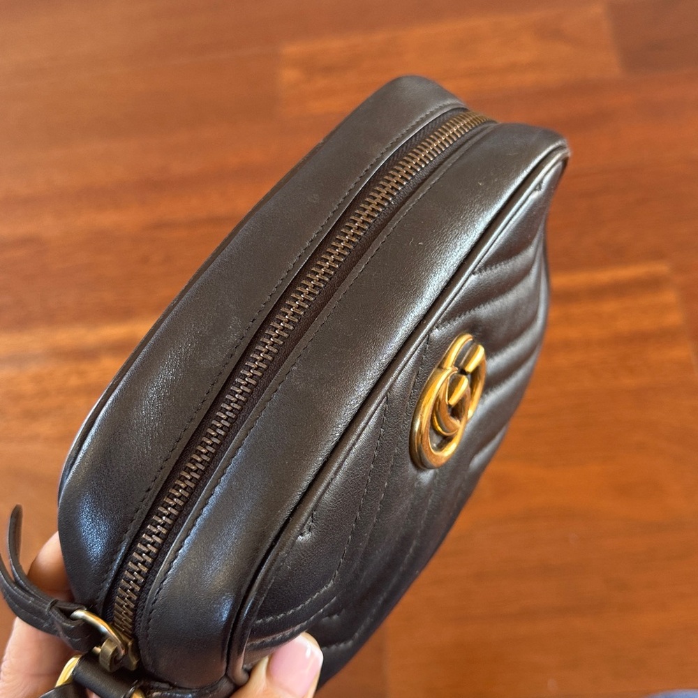 Gucci Black Quilted Leather Bag with Gold Logo - Picture 5 of 5